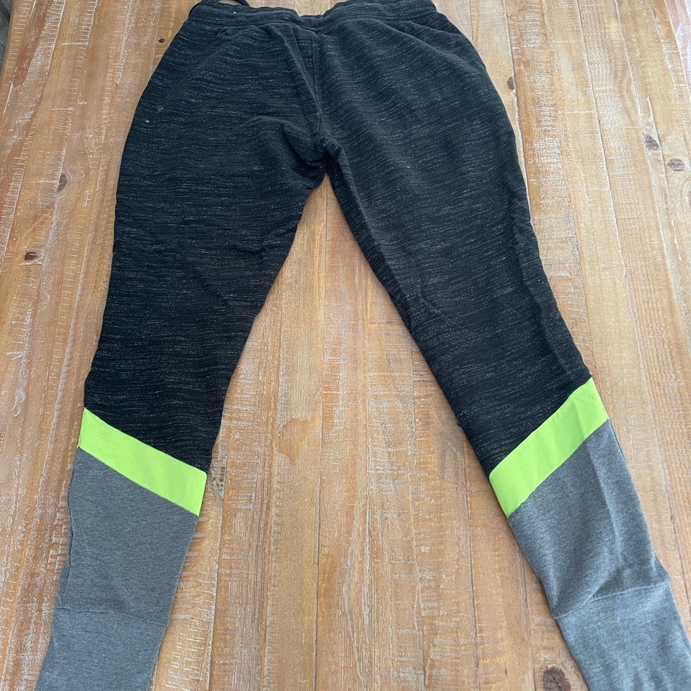 Pink joggers - Picture 3 of 7